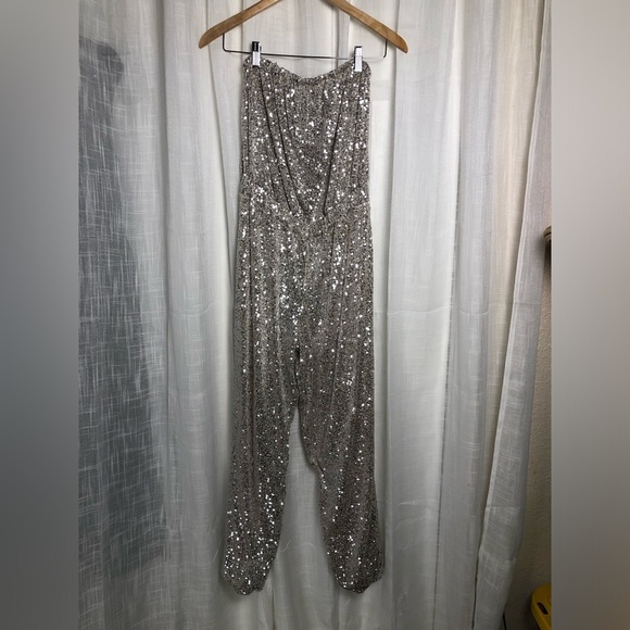 VENUS Sequin Jumpsuit White/Silver size Large NWOT - Picture 6 of 12